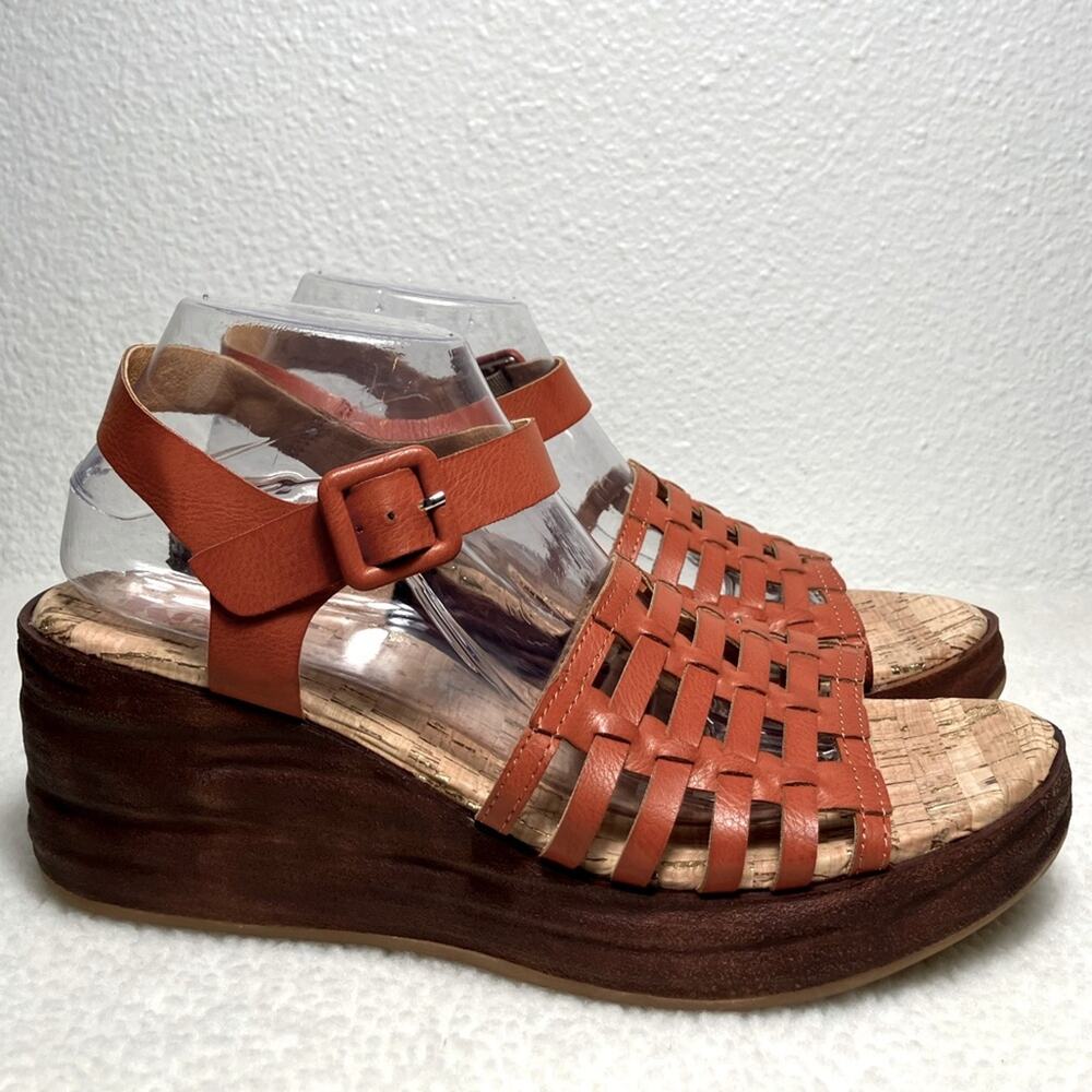NEW Korks Marley Woven Vegan Leather Wedge Platform‎ Sandals. Women's size 10